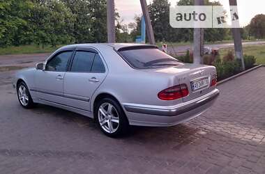 Седан Mercedes-Benz E-Class 2000 в 