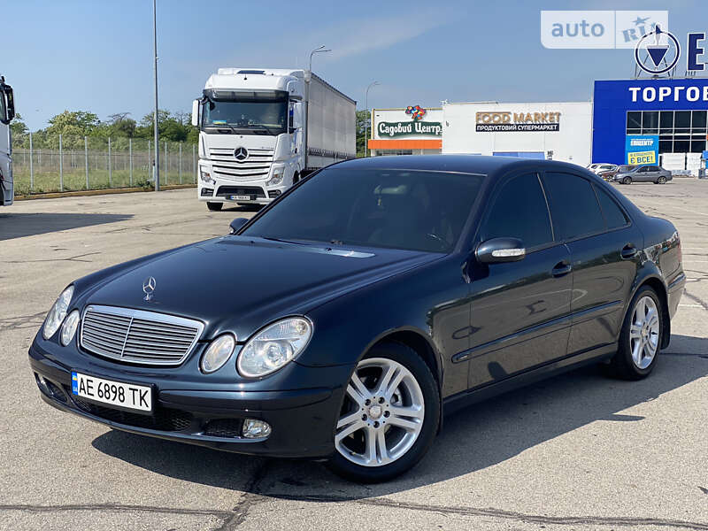 Седан Mercedes-Benz E-Class 2002 в Запорожье