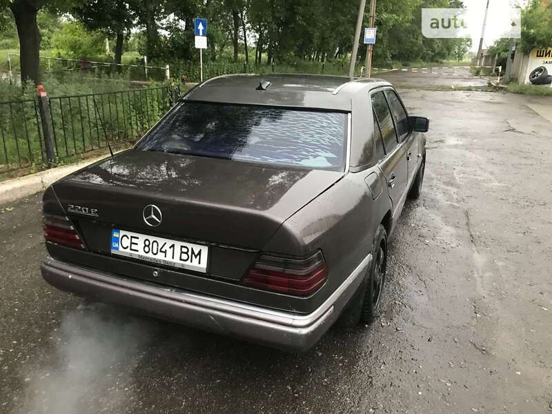 Седан Mercedes-Benz E-Class 1993 в Краматорске