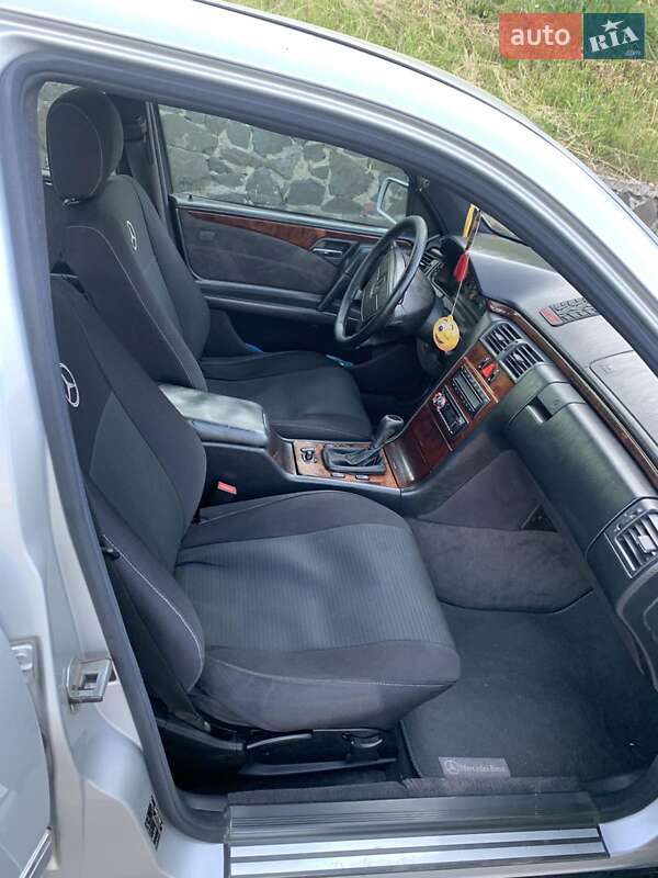 Седан Mercedes-Benz E-Class 1999 в Володимирі