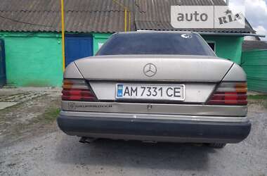 Седан Mercedes-Benz E-Class 1991 в Києві