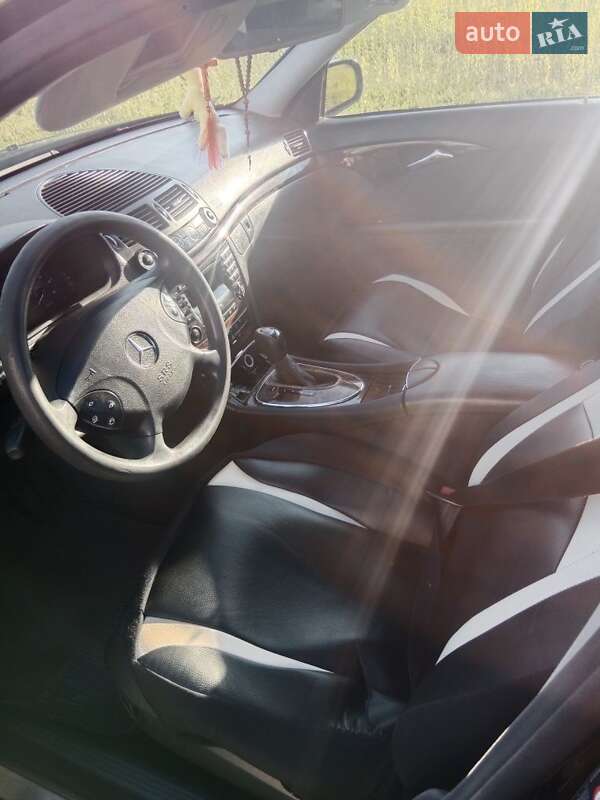 Седан Mercedes-Benz E-Class 2003 в Ужгороде
