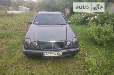 Седан Mercedes-Benz E-Class 1995 в Володимир-Волинському