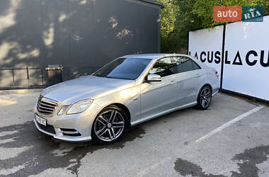 Седан Mercedes-Benz E-Class 2012 в 
