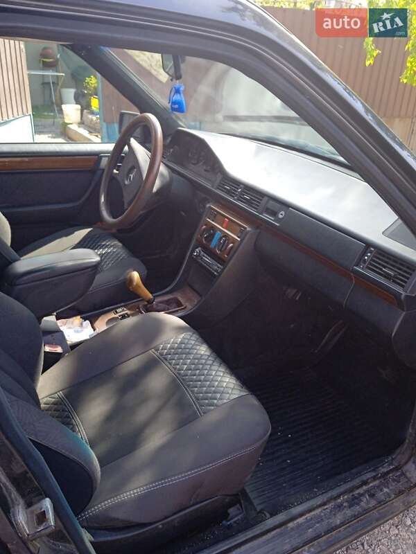 Універсал Mercedes-Benz E-Class 1987 в Запоріжжі