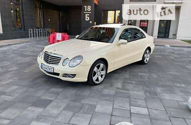 Седан Mercedes-Benz E-Class 2007 в Глобине