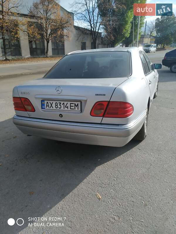 Седан Mercedes-Benz E-Class 1997 в Харкові