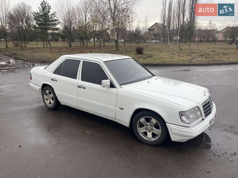 Седан Mercedes-Benz E-Class 1994 в Рівному