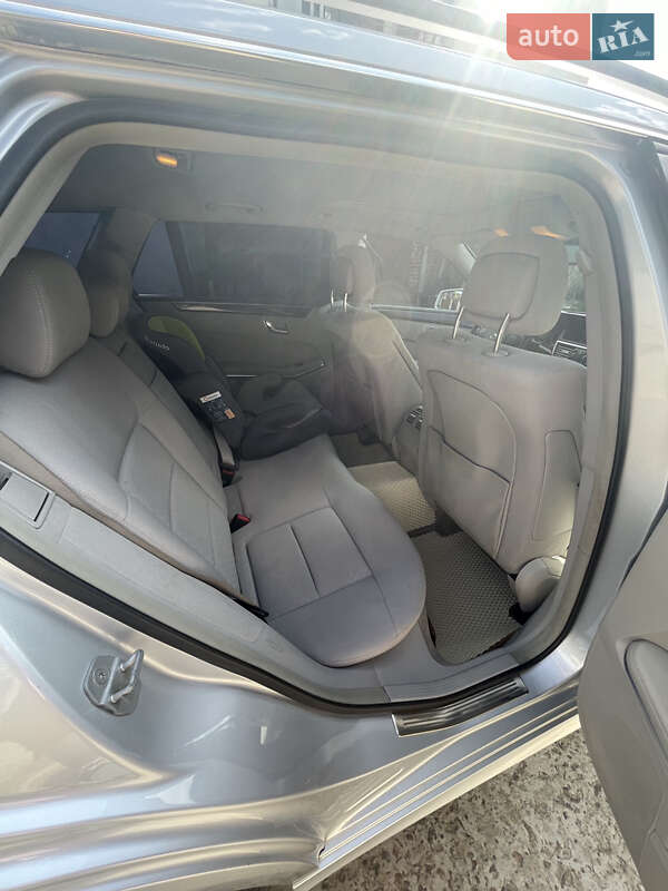 Универсал Mercedes-Benz E-Class 2010 в Кременце