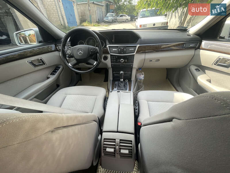 Универсал Mercedes-Benz E-Class 2010 в Кременце