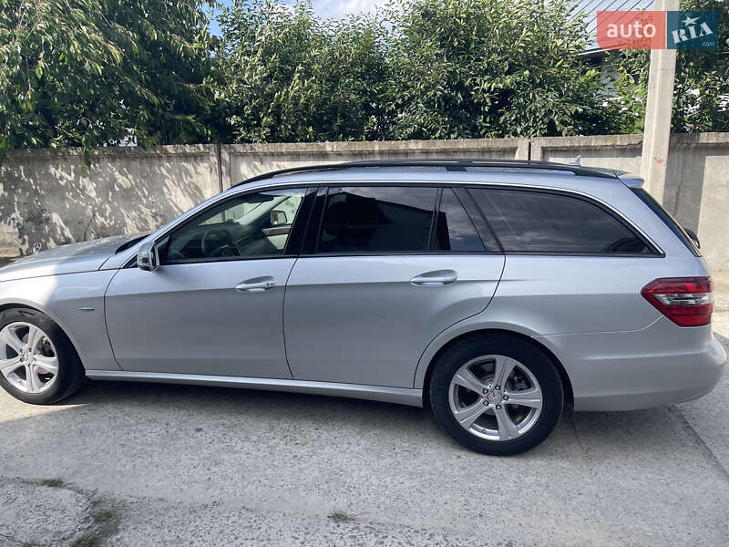 Универсал Mercedes-Benz E-Class 2010 в Кременце