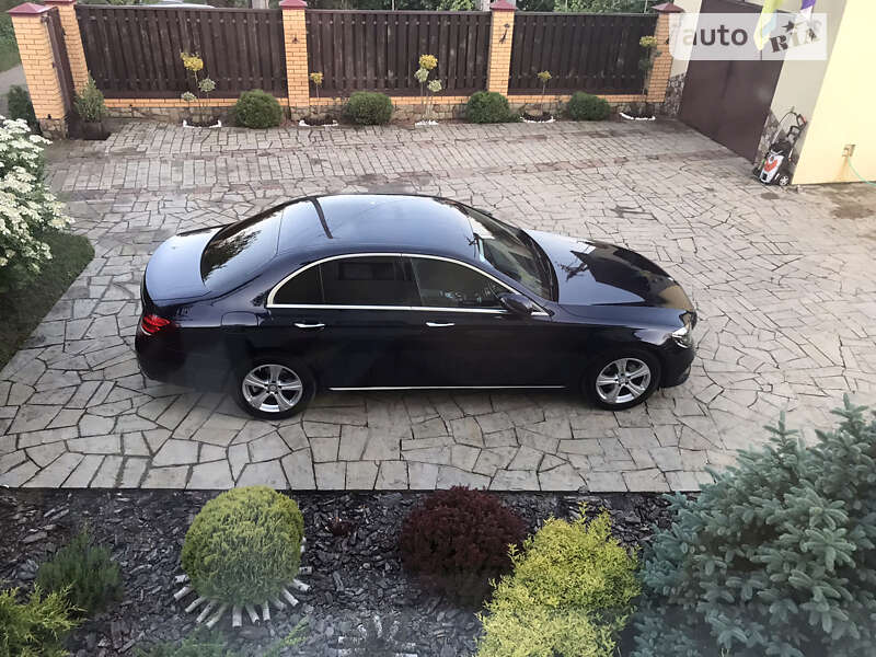 Седан Mercedes-Benz E-Class 2016 в Львове