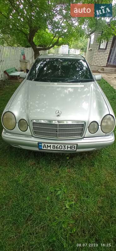 Седан Mercedes-Benz E-Class 1997 в Житомирі