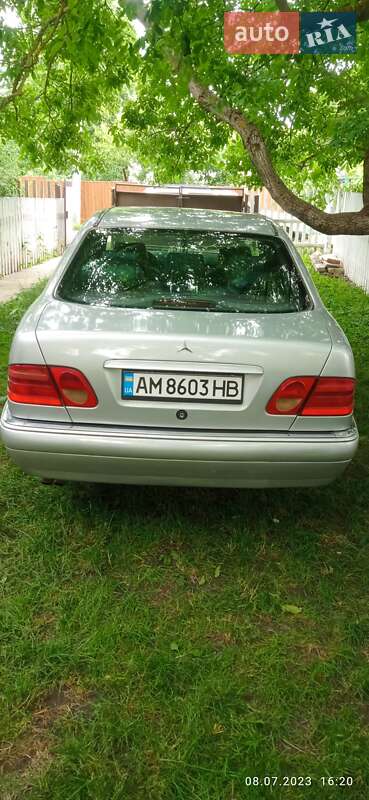 Седан Mercedes-Benz E-Class 1997 в Житомирі