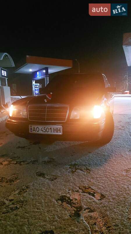 Седан Mercedes-Benz E-Class 1995 в Виноградове