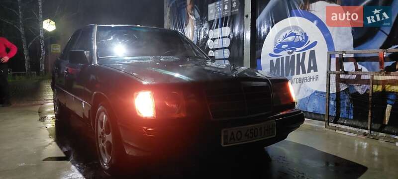 Седан Mercedes-Benz E-Class 1995 в Виноградове