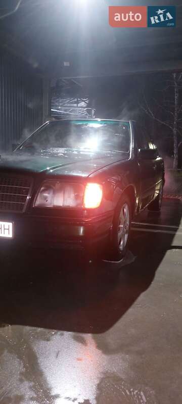 Седан Mercedes-Benz E-Class 1995 в Виноградове