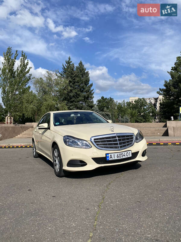 Седан Mercedes-Benz E-Class 2015 в Николаеве