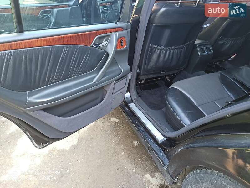 Седан Mercedes-Benz E-Class 2000 в Вижниці