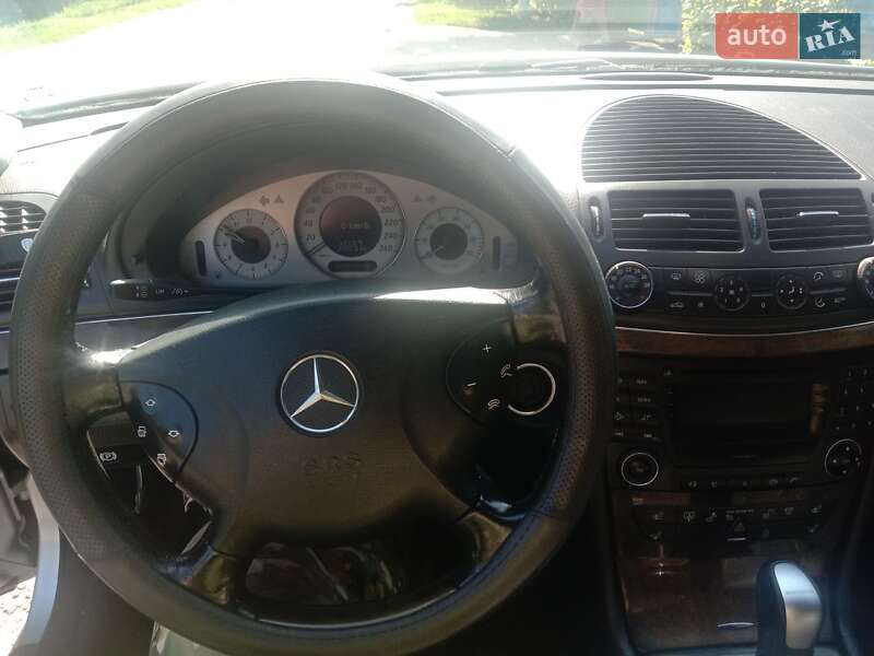 Седан Mercedes-Benz E-Class 2002 в Гадяче