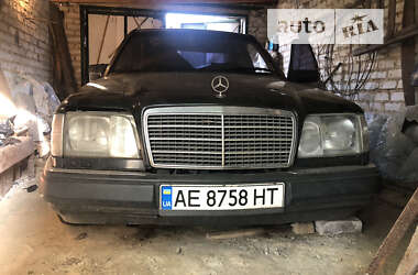 Седан Mercedes-Benz E-Class 1994 в Кривом Роге