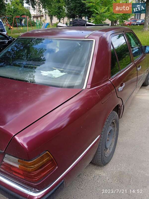 Седан Mercedes-Benz E-Class 1992 в Луцке