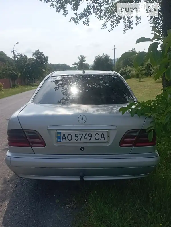 Mercedes-Benz E-Class 1999