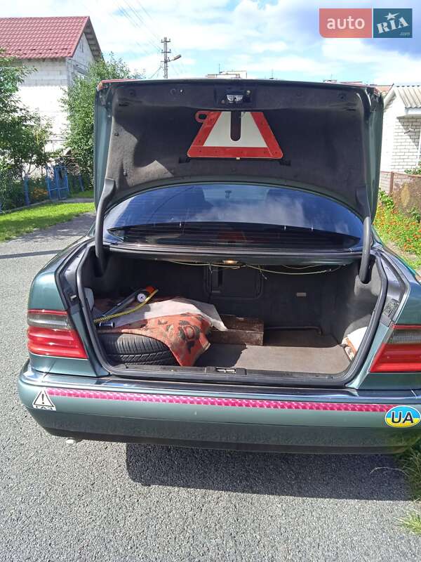 Седан Mercedes-Benz E-Class 1996 в Луцке