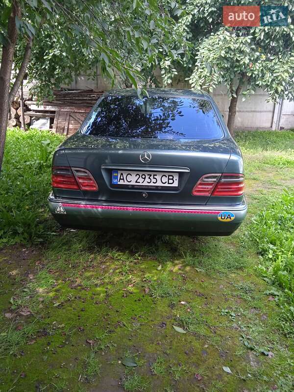 Седан Mercedes-Benz E-Class 1996 в Луцке