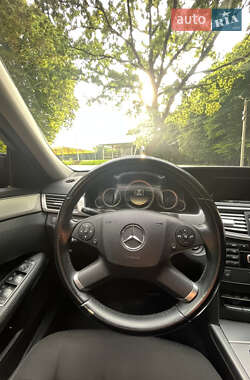 Седан Mercedes-Benz E-Class 2011 в 