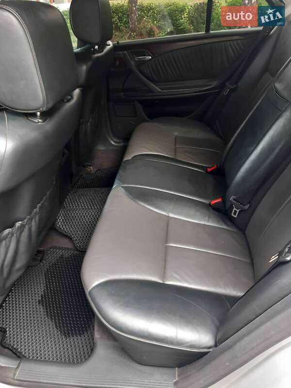 Седан Mercedes-Benz E-Class 2001 в Самборе