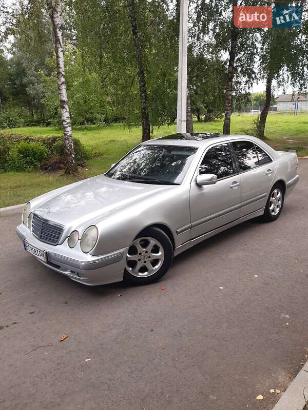 Седан Mercedes-Benz E-Class 2001 в Самборе