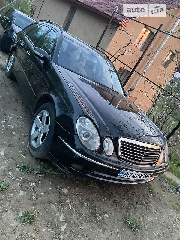 Универсал Mercedes-Benz E-Class 2004 в Хусте