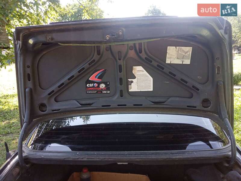 Седан Mercedes-Benz E-Class 1986 в Самборі