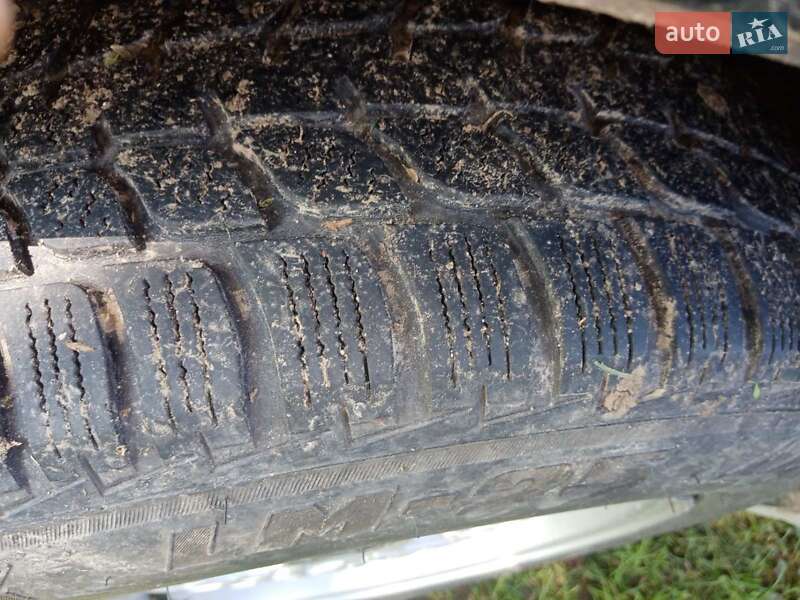 Седан Mercedes-Benz E-Class 1986 в Самборі