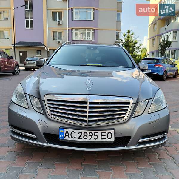 Универсал Mercedes-Benz E-Class 2012 в Киеве