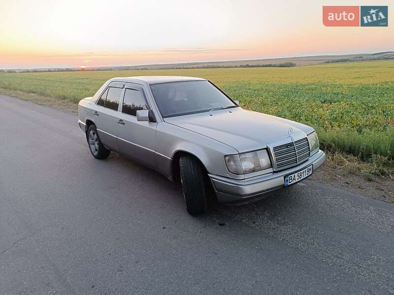 Седан Mercedes-Benz E-Class 1993 в Малой Виске