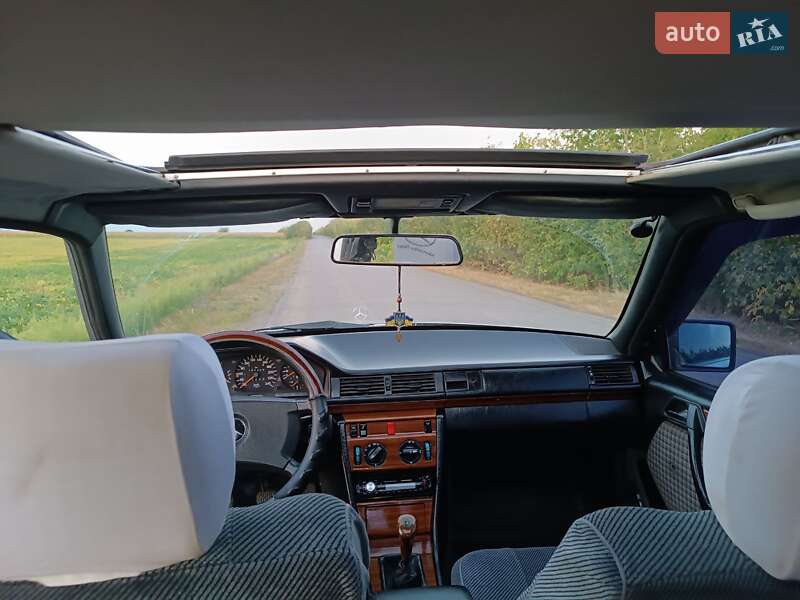 Седан Mercedes-Benz E-Class 1993 в Малой Виске
