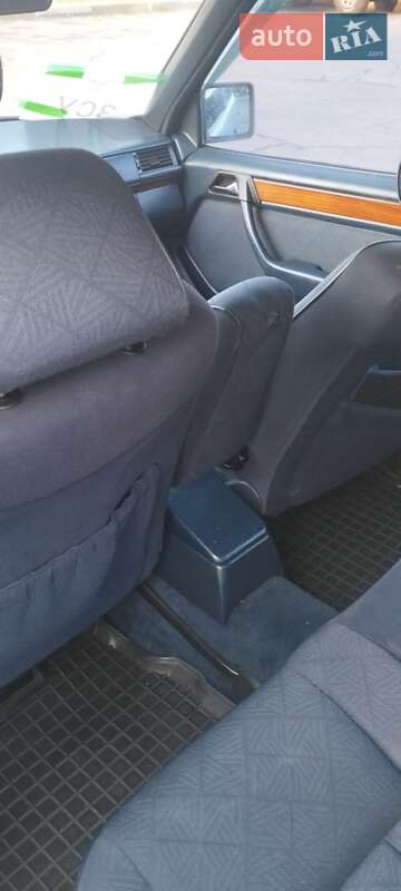 Седан Mercedes-Benz E-Class 1994 в Львові
