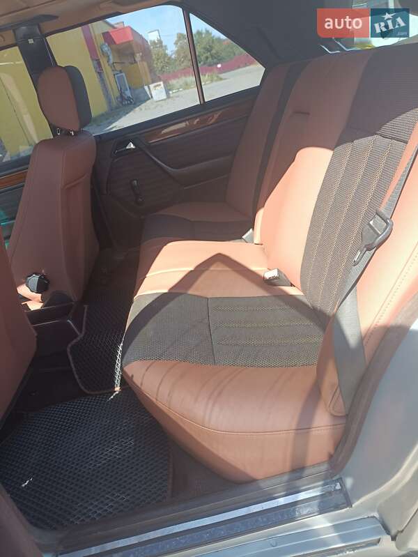 Седан Mercedes-Benz E-Class 1990 в Ковелі