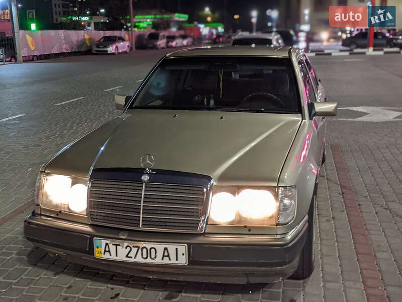 Седан Mercedes-Benz E-Class 1993 в Івано-Франківську