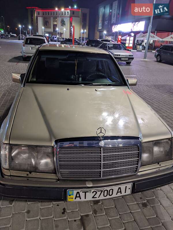 Седан Mercedes-Benz E-Class 1993 в Івано-Франківську