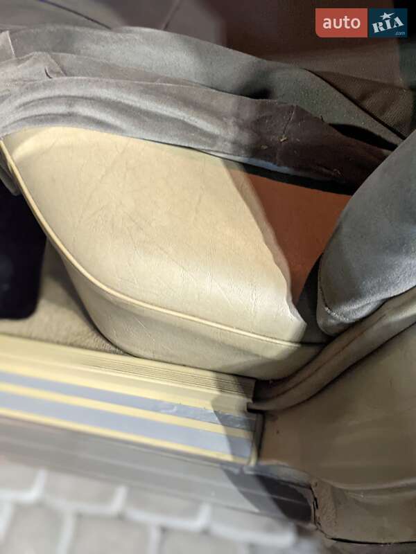 Седан Mercedes-Benz E-Class 1993 в Івано-Франківську