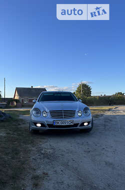 Седан Mercedes-Benz E-Class 2007 в Рокитном