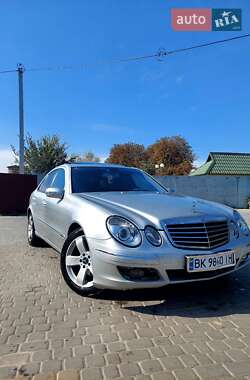 Седан Mercedes-Benz E-Class 2003 в Рокитному