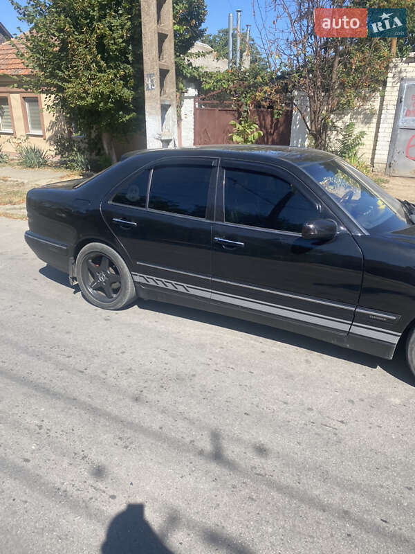 Седан Mercedes-Benz E-Class 1999 в Херсоні