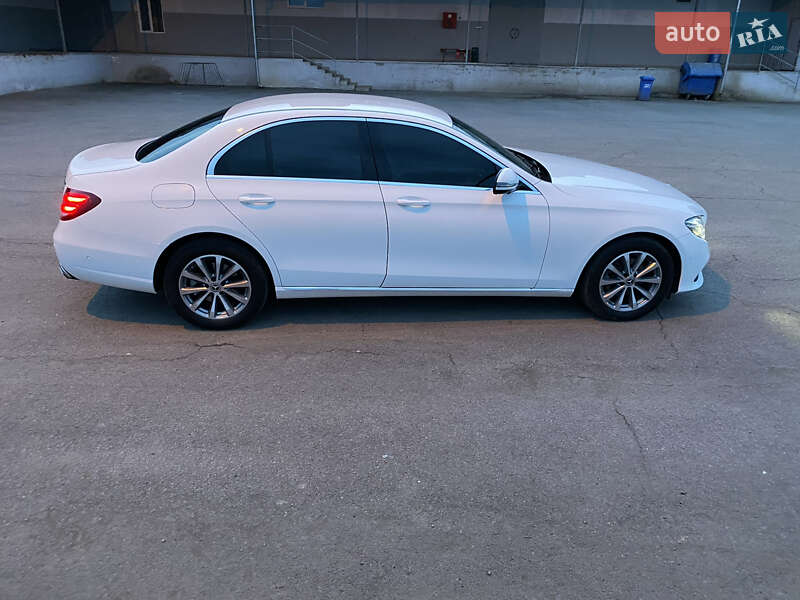 Седан Mercedes-Benz E-Class 2017 в Хусте