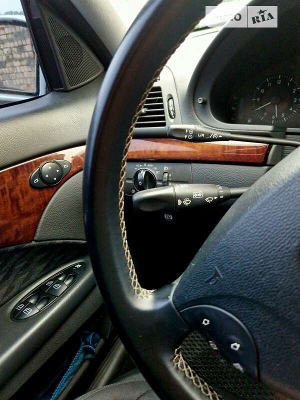 Седан Mercedes-Benz E-Class 2004 в Чернівцях