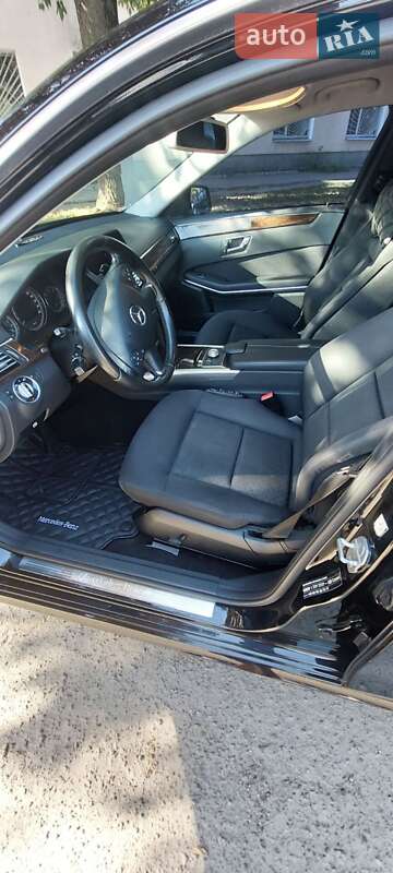 Седан Mercedes-Benz E-Class 2011 в Черкасах