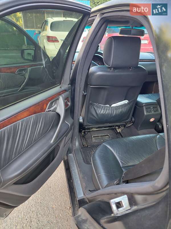 Седан Mercedes-Benz E-Class 2001 в Києві